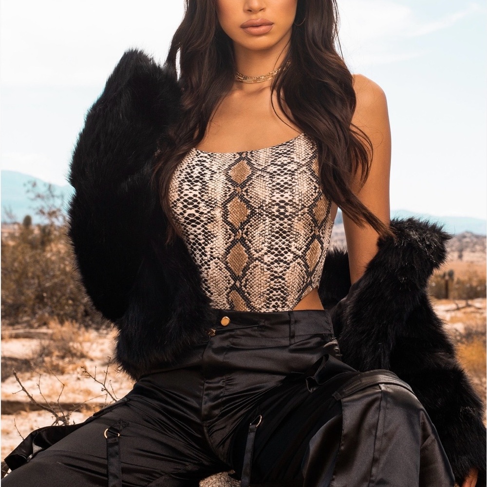 Women's Black Faux Fur Open Front  Cropped Jacket M